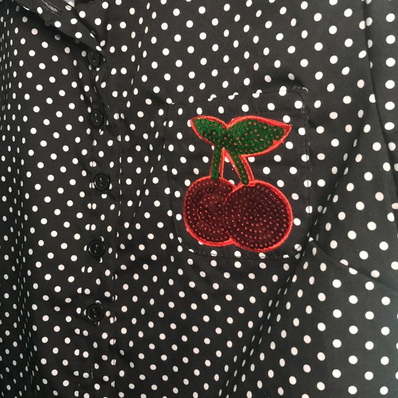 Button up polka dot crop top - Picture 2 of 4